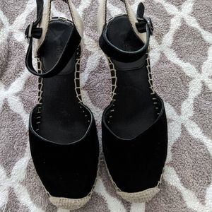 Black espadrille
